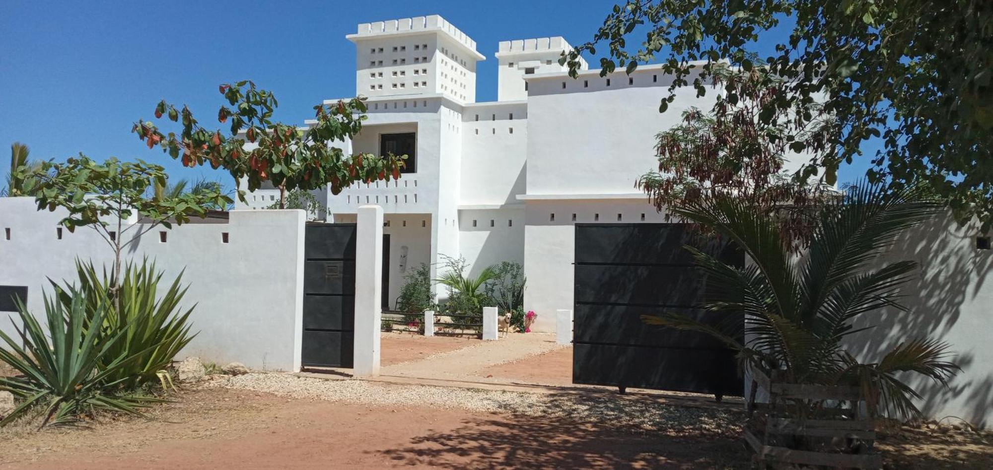 Cytyz Appart Hotel Mahajanga Extérieur photo
